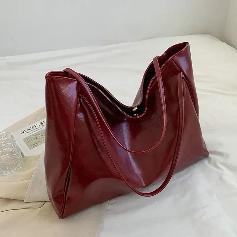 Tote bag red vegan leather angled view