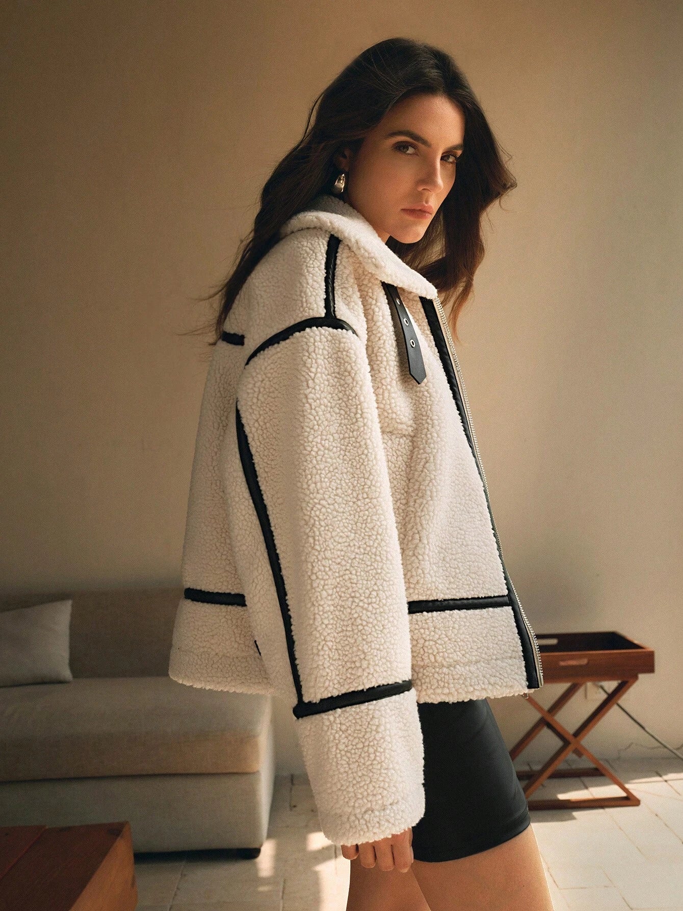 Jouw Nieuwe Favoriete Knusse Fleece Jas met Stijlvolle Details