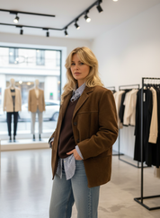 Jouw Nieuwe Favoriete Chique Suède Blazer voor Dames