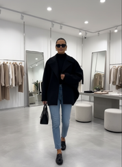 De comfortabele wollen jas met brede revers voor dames