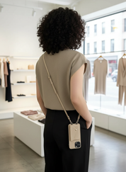 Crossbody Telefoonhoesje met Pasjeshouder: Stijlvol en Handsfree