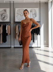 Jouw Elegante Satijnen Maxi Jurk: Stralend op Elk Feest