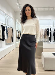 De Elegante Satijnen Maxi Rok: Jouw Stijlvolle Must-Have