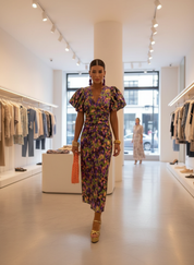 Jouw Stralende Zomerlook: Elegante Jurk met Pofmouwen