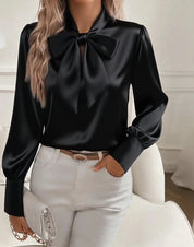 De Elegante Strikblouse: Jouw Sleutel tot Tijdloze Stijl