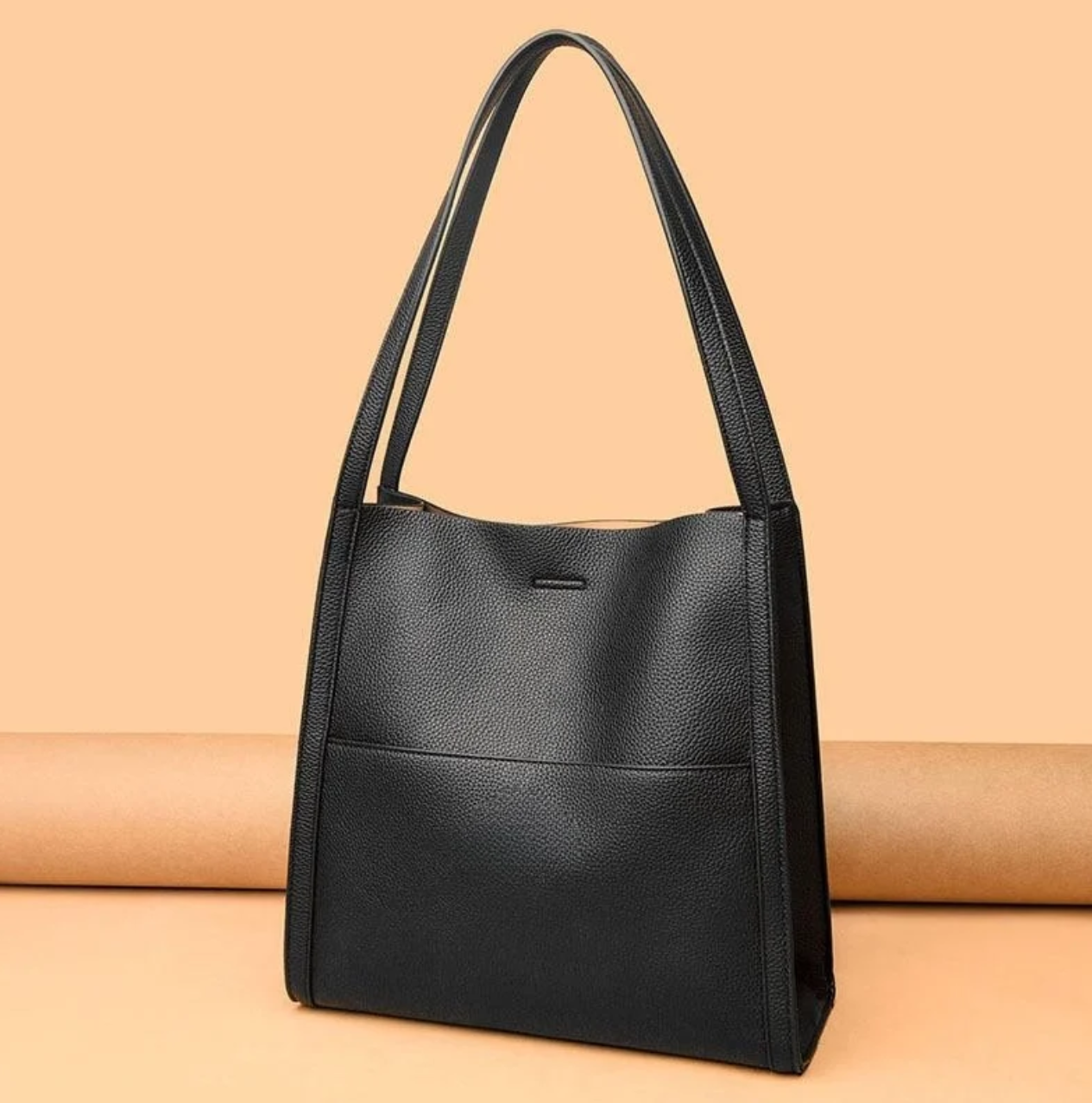 Minimalistische tote tas – jouw metgezel voor stijl en gemak