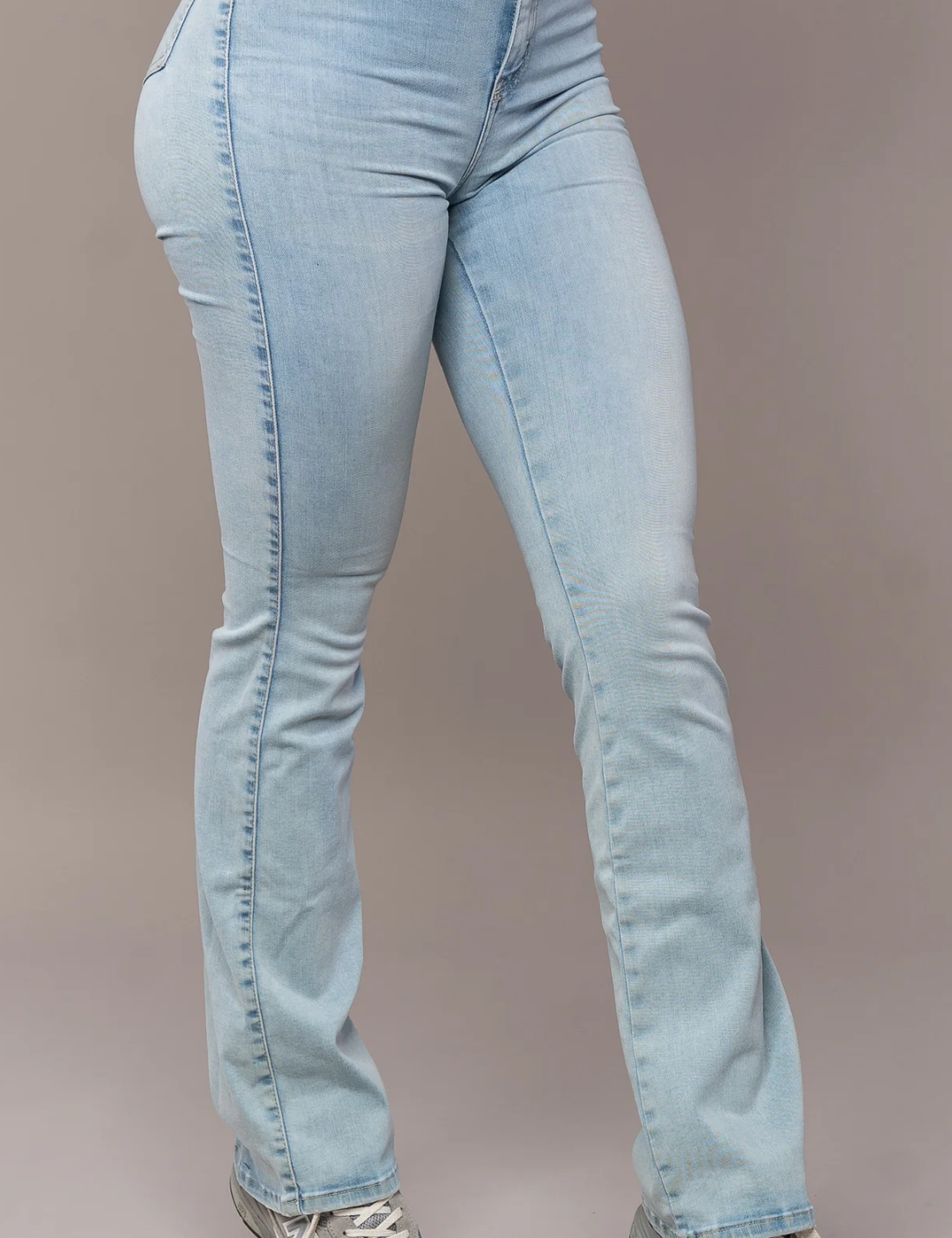 Flared jeans dames lichtblauw stretchzijde zijkant