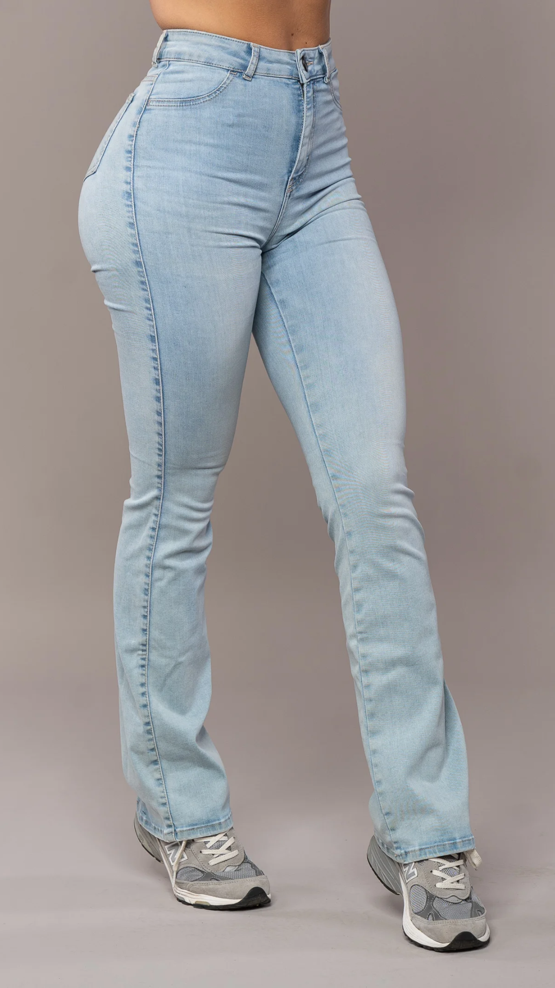Flared jeans dames lichtblauw stretchzijde zijkant
