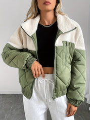 Quilted jas groen met witte bontkraag zijprofiel