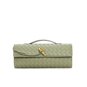 Luxe schoudertas met geweven patroon en goudkleurige details, front view