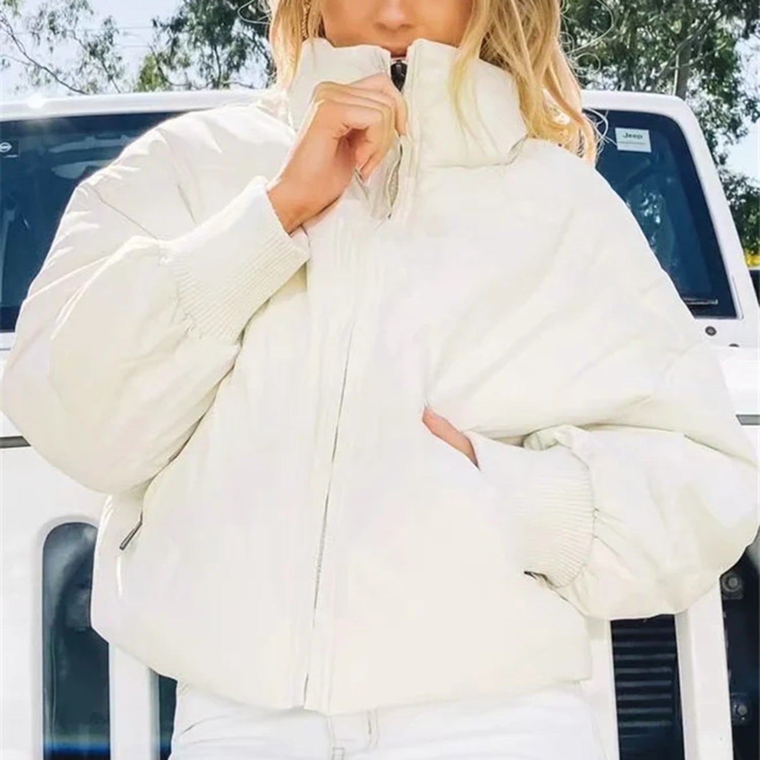 Damesjas witte oversize model voorbeeld shot