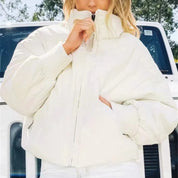 Damesjas witte oversize model voorbeeld shot