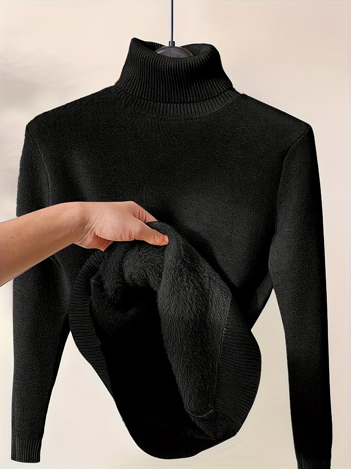Trui zwart gebreid turtle neck detail shot