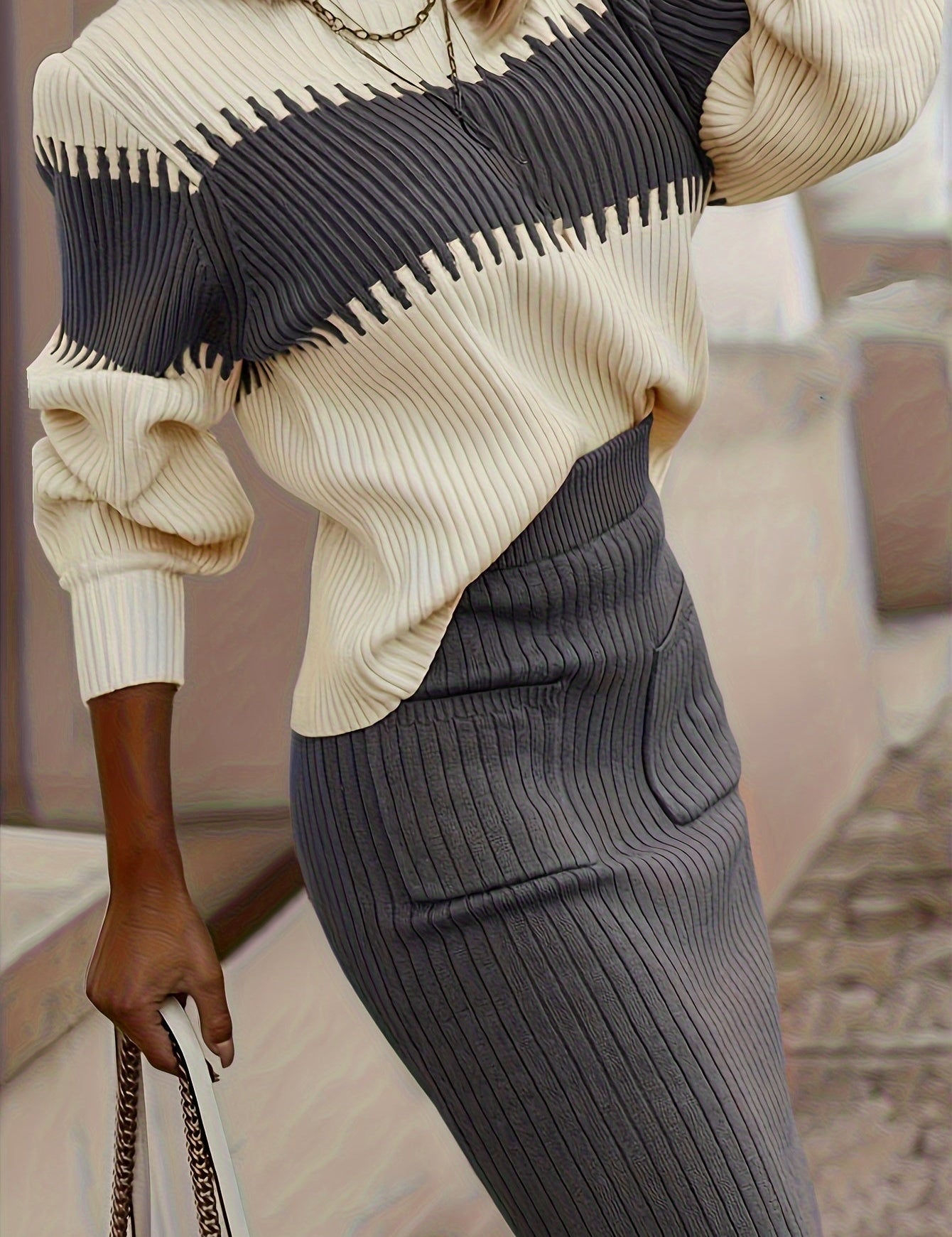 Jurk met geribd ontwerp in zwart-wit, front view