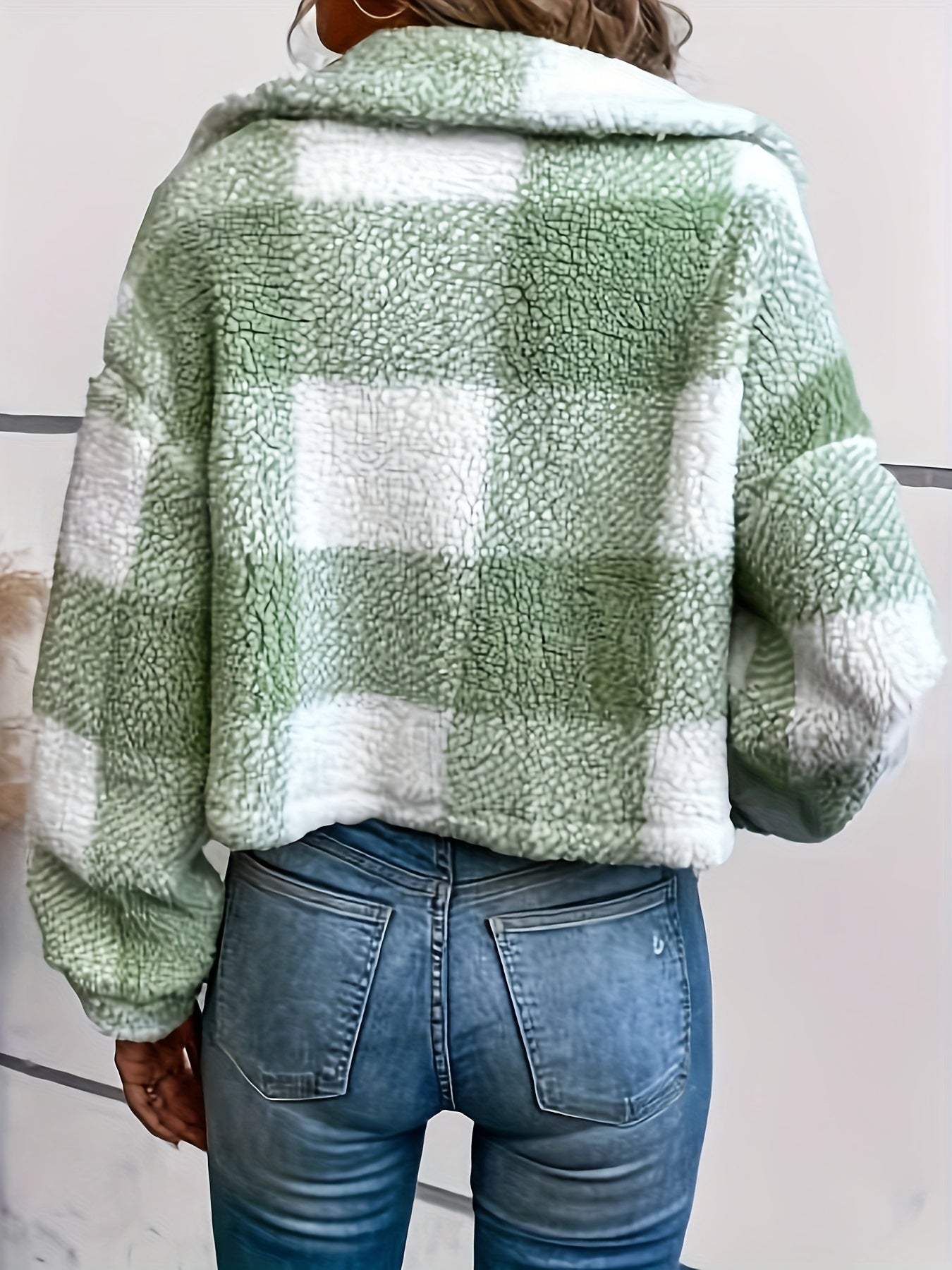 Damesjack groen met witte voering zijprofiel