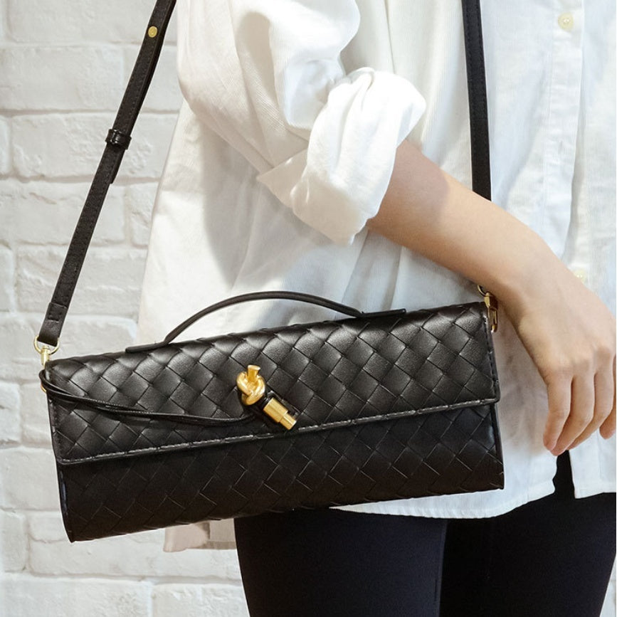 Luxe schoudertas zwart geweven stijl front view