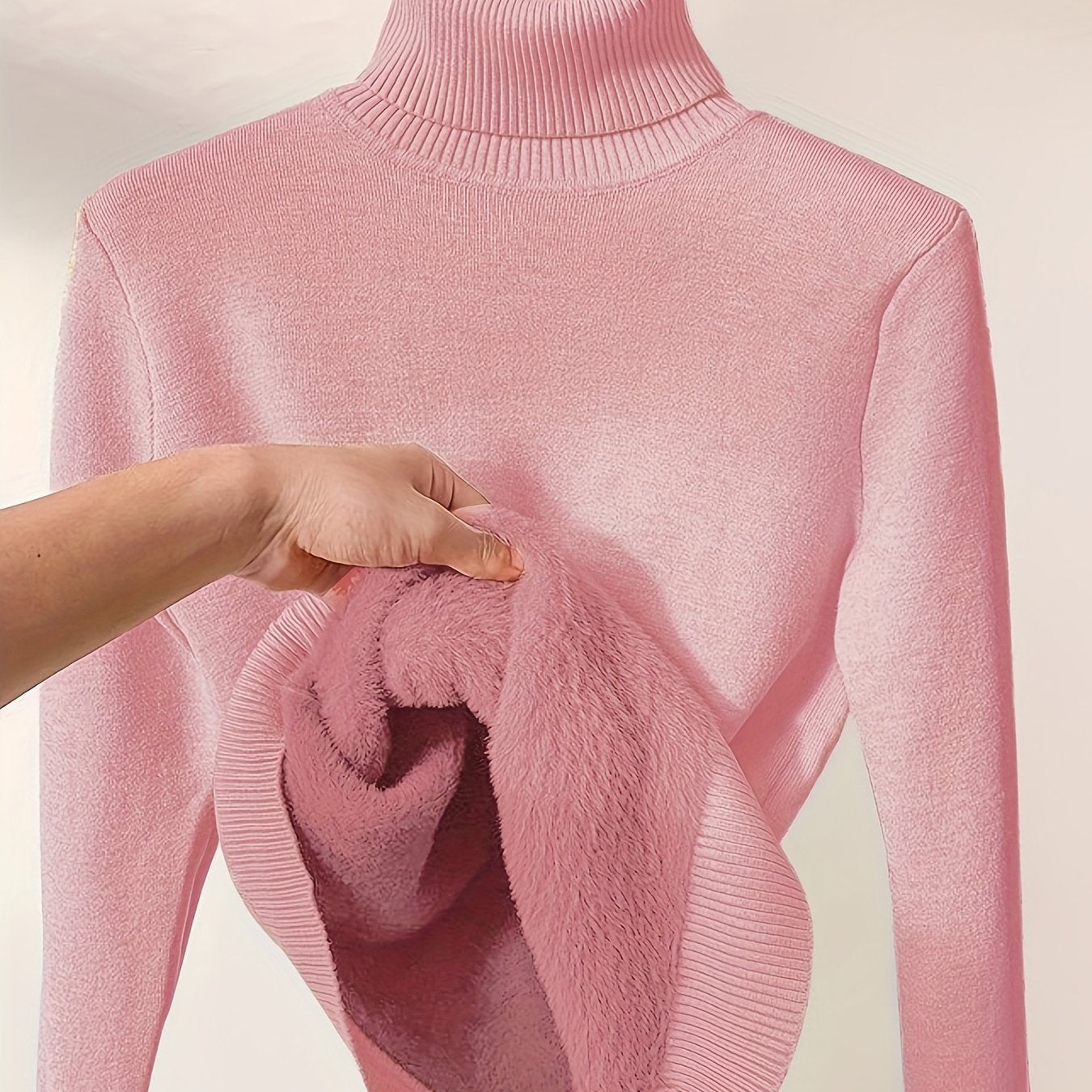 Trui roze gebreid turtle neck met fleece interieur detail shot