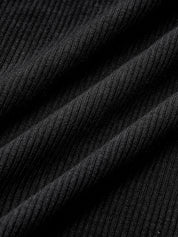 Zwart trui met ribstructuur detailopname