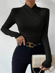 Slimfit trui zwart met kruisover kraag front view