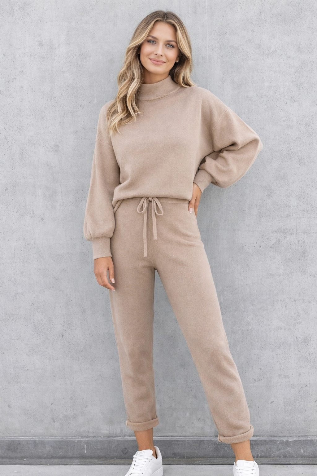 Tweedelig joggingpak dames beige comfort fit front view