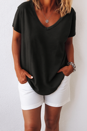 T-shirt zwart met V-hals en korte mouwen vooraanzicht