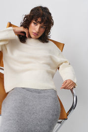 Trui wit gebreid dames comfortabel front view