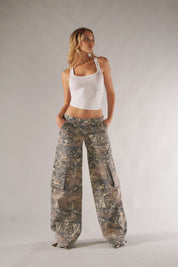 Cargo broek camouflage met zakken, zij profiel