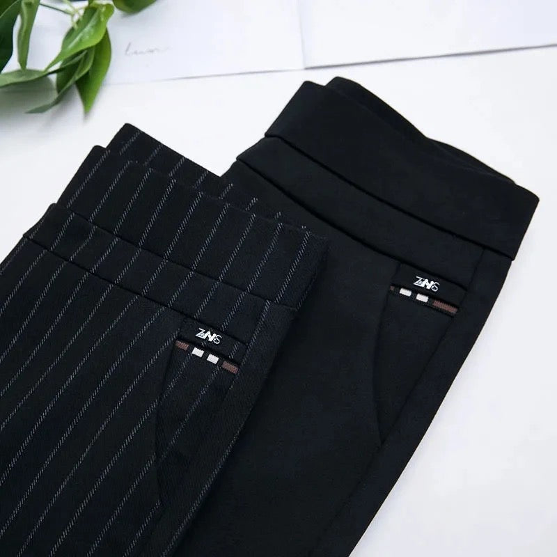 Elastische broek zwart met streepdetail rugzijde