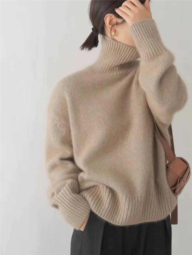 Wollen coltrui beige hoge hals model shot
