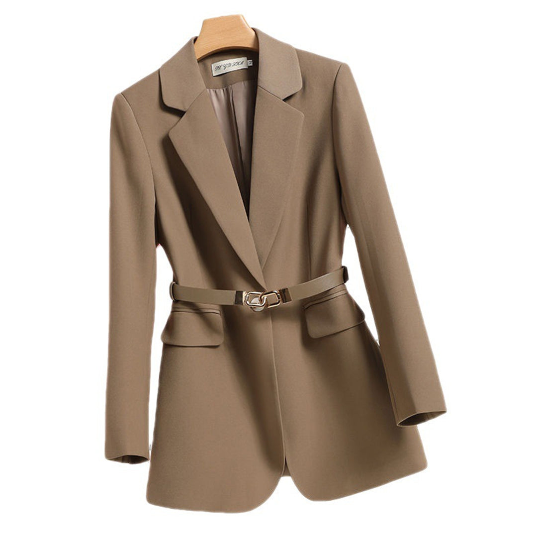 Blazer voor dames in beige met riem, front view