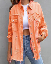Oranje verscheurd denim jasje met knopen en zakken front view