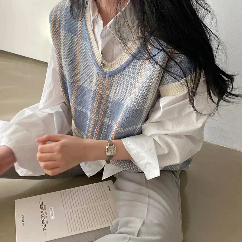 Dames gebreide trui met ruitenpatroon blauw en beige rugzijde