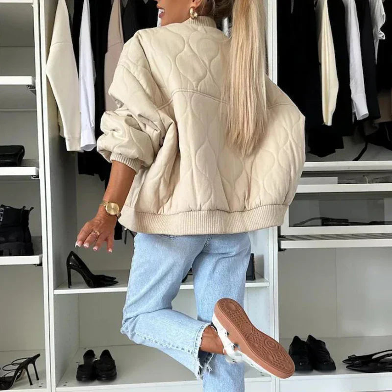 Bomberjack beige gestikt rugzijde