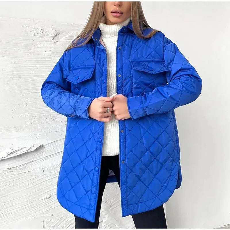 Damesjas blauw gestikt met knopen en zakken front view