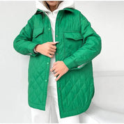 Gewatteerde jas groen met knoopsluiting en zakken front view