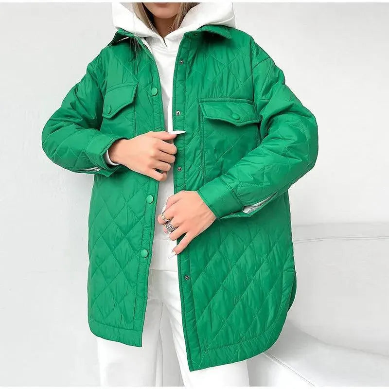 Gewatteerde jas groen met knoopsluiting en zakken front view