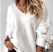 Witte kasjmier trui met V-hals en lange mouwen detail shot