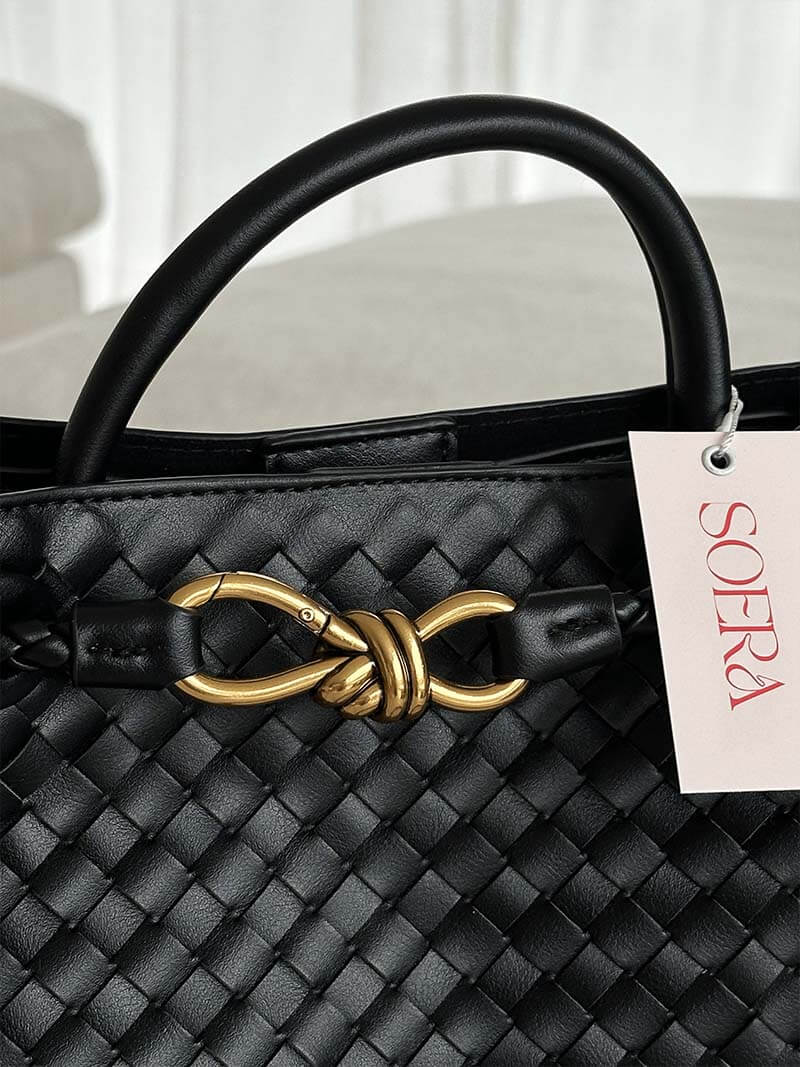Handtas zwart geweven detail met gouden sluiting