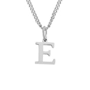 Halsketting zilveren kubus ketting met letter E hanger vooraanzicht
