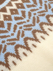 Trui met geometrisch patroon beige en wit detail shot