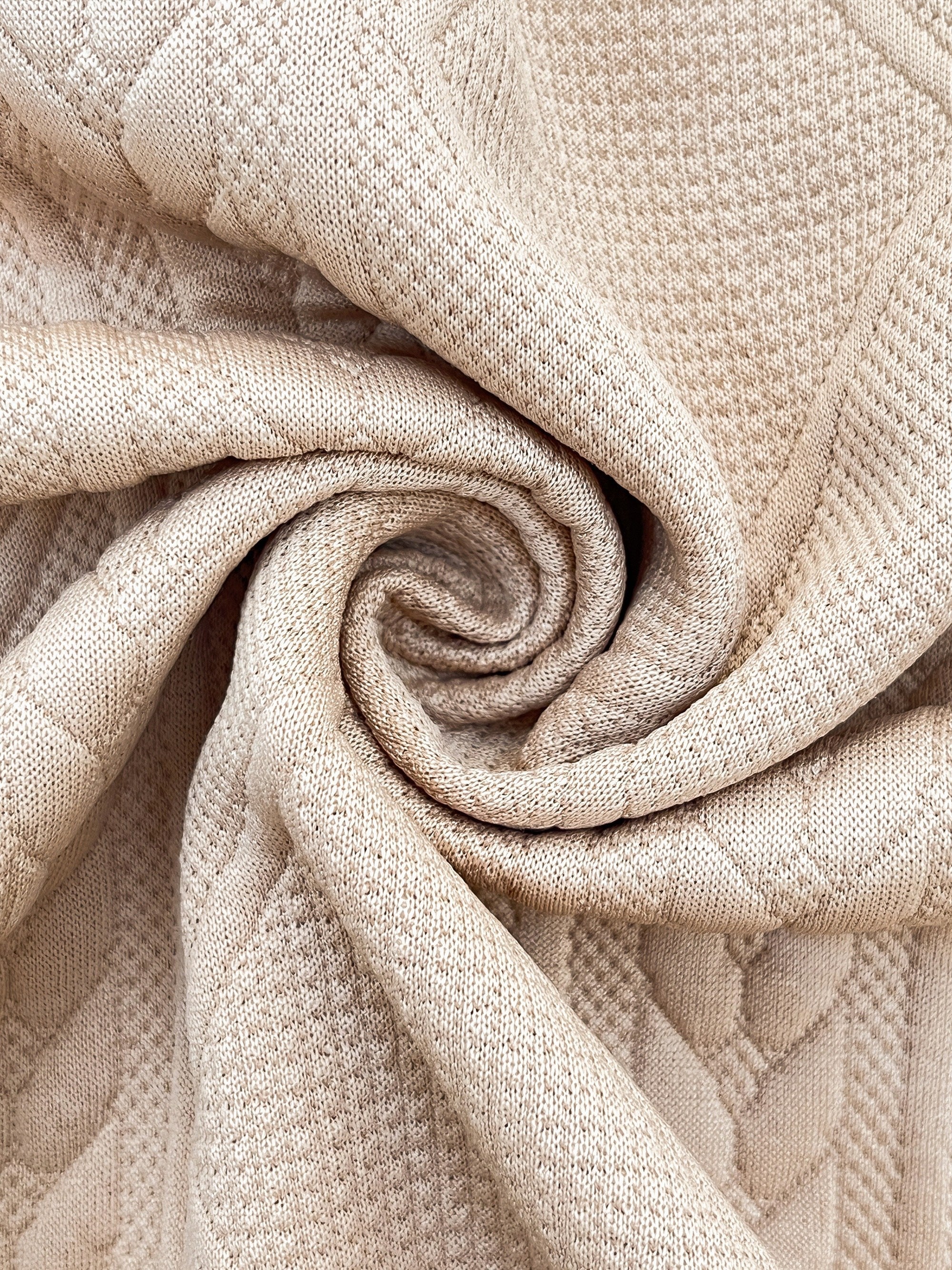Tussenjas beige met ruitpatroon detail shot