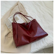 Tote bag red vegan leather front view