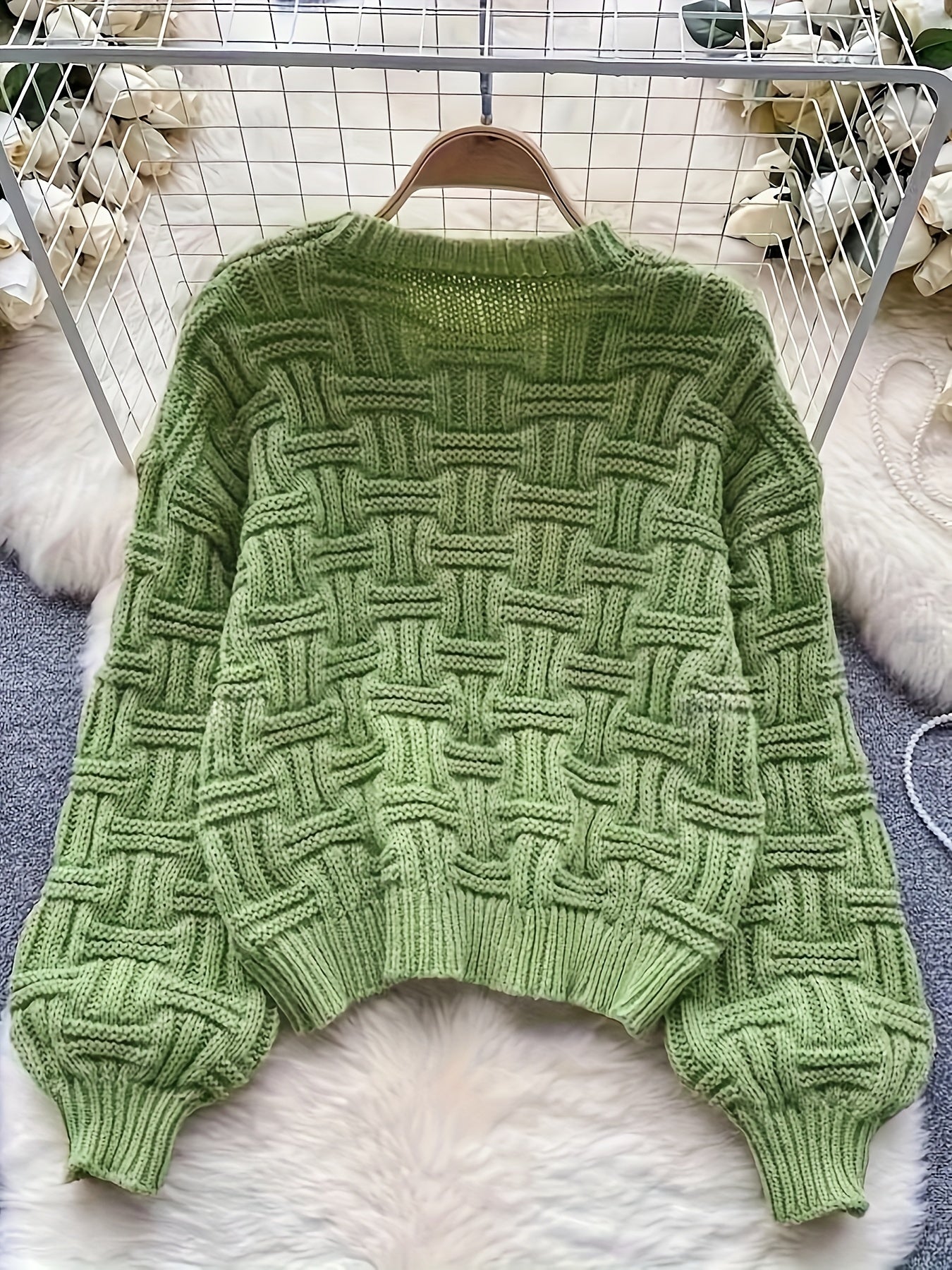 Gebreide trui groen met ronde hals en textuur detail