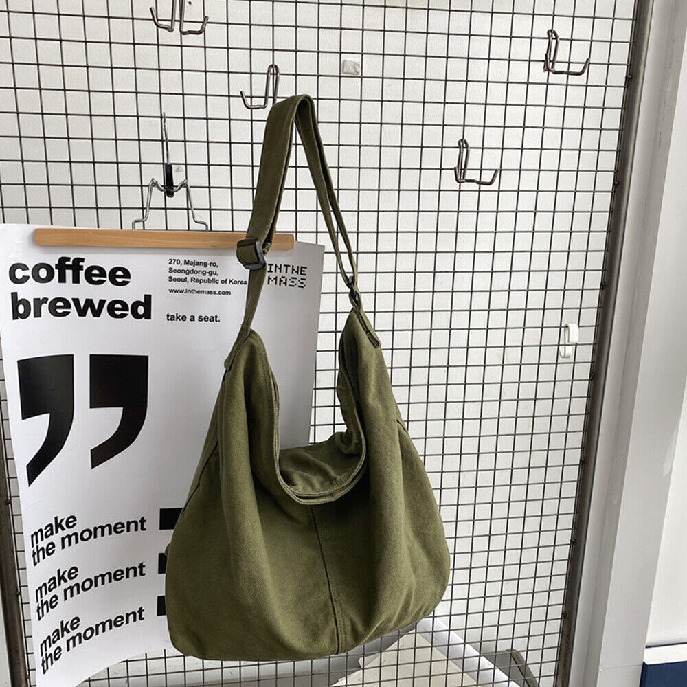 Oversized canvas tas groen schouderzijde