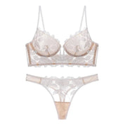 Lingerie set wit met kant en bloemdetail achterzijde