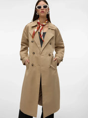 Trenchcoat beige dubbelgevouwen met sjaal detail